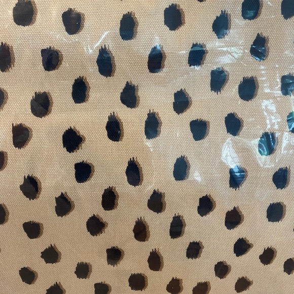 KATE SPADE Leopard Flamingo Dot Table Runner - Picture 5 of 5